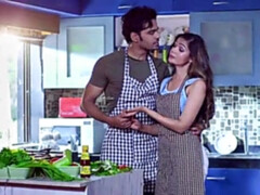 Asiatique, Gros seins, Célébrité, En levrette, Fait maison, Indienne, Maman, Nénés