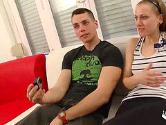 Enthousiasteling, Pijpbeurt, Sperma shot, Europees, Sperma in gezicht, Feest, Openbaar, Spaans