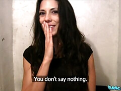 18 jaar, Grote kont, Grote lul, Pijpbeurt, Bruinharig, Hondjeshouding, Geld, Tiener