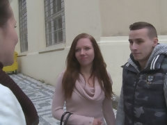 Sucer une bite, Brunette brune, Groupe, Branlette thaïlandaise, Orgie, Pov, Rasée, Adolescente