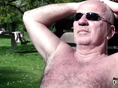 Culo, Semen en la boca, Corridas, Penetracion con dedos, Lamidas, Al aire libre, Apretado, Virgen