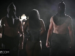 Amarrada, Morena, Garganta profunda, Lamidas, Coño, Sexo fuerte, Trio, Voyeur