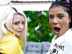 18 jaar, Kont, Lesbisch, Ondergoed, Masturbatie, Kut duiken, Geschoren, Tiener