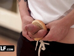 Kehlenfick, Hundestellung, Handjob, Lecken, Lingerie, Milf, Realität, Flotter dreier