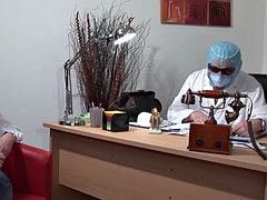 In den arsch, Tussi, Blasen, Braunhaarige, Handjob, Reif, Milf, Titten