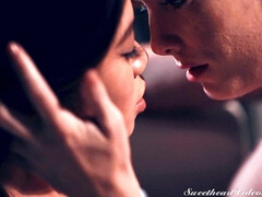 Cul, Lécher le cul, Gros seins, Embrassement, Lesbienne, Seins naturels, Chatte, Jupe