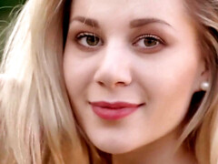 Culo, Bikini, Rubia, Tetas naturales, Al aire libre, Perforación, Piscina, Coño