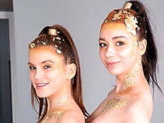 Grosser schwanz, Blasen, Hundestellung, Frau frau mann, Natürlichen titten, Dürr, Jungendliche (18+), Titten