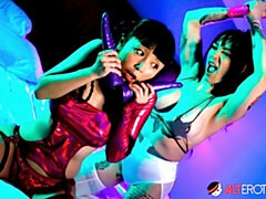 Fingern, Küssen, Lesbisch, Lecken, Masturbation, Muschi, Rasiert, Entkleiden