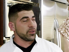 Aus dem arsch in den mund, Schwarz, Blasen, Betrug, Aufs gesicht abspritzen, Küche, Party, Transfrau