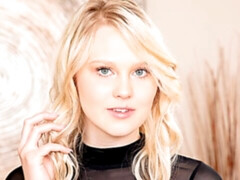 Noire, Blonde, Sucer une bite, En levrette, Poilue, Branlette thaïlandaise, Interracial, Adolescente