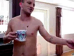 Rasiert, Tätowierung