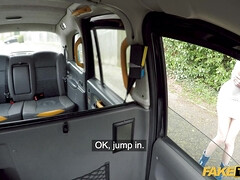 18 ans, Brunette brune, Voiture, Tir de sperme, Monstre, Petite femme, Public, Lécher le sphincter