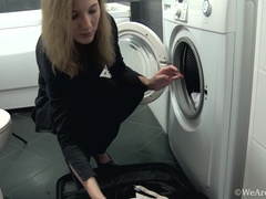 Cul, Blonde, Poilue, Lingerie, Masturbation, Mamelons bombés, Douche