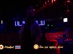 Enthousiasteling, Anaal, Aziatisch, Grote lul, Bruinharig, Moeder, Klein, Tieten likken