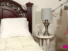 18 ans, Grosse bite, Brunette brune, Attrapée, Hd, Orgasme, Adolescente, Nénés