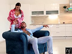 Grosser arsch, Grosser schwanz, Blasen, Braunhaarige, Spermaladung, Hd, Orgasmus, Schreiend