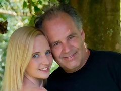 Arsch, Blondine, Hundestellung, Küssen, Masturbation, Im freien, Rasiert, Jungendliche (18+)