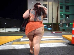 Belle grosse femme bgf, Gros cul, Gros seins, Brunette brune, Interracial, Mère que j'aimerais baiser, Plan cul à trois, Épouse