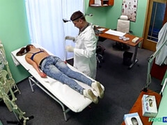 Любители, Минет, Массаж, В офисе, Масло, От первого лица, Киски, Подглядывание