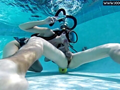 18 jaar, Grote lul, Badpak, Hongaars, Biljart, Gezichtspunt, Openbaar, Onderwater