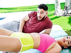 Amateur, Culo grande, Verga grande, Tetas grandes, Mamada, Morena, Estilo perrito, Bragas