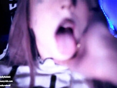 Grosse titten, Blondine, Blasen, Kehlenfick, Hundestellung, Nonne, Pov, Hintern versohlen