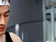 Sucer une bite, Gorge profonde, Queue, Faciale, Doigter, Poilue, Hard, Seins naturels