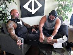 Amateur, Pieds, Fétiche, Fétiche des pieds, Homosexuelle, Muscle, Fumer, Tatouage