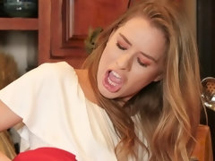 Kont, Grote mammen, Keuken, Moeder die ik wil neuken, Natuurlijke tieten, Buiten, Doordringend, Tatoeage