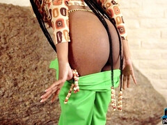 Culo grande, Tetas grandes, Tetona, Ébano, Peludo, Madres para coger, Solo