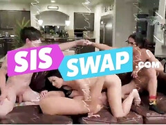 Diep in de keel, Seksspeelgoed, Hd, Lesbisch, Likken, Orgasme, Tiener, Tieten likken