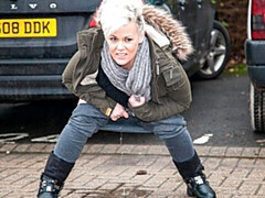 Amateur, Gros cul, Gros seins, Blonde, Nue, Pisser, Cheveux courts, Solo