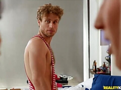 Américain, Salle de bains, Blonde, Sucer une bite, Gode, 2 femmes 1 homme, Fête, Douche