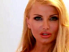 Britisch, Geile alte tussi, Milf