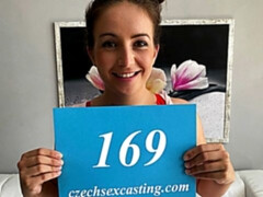 Anal, Gros cul, Sucer une bite, En levrette, Branlette thaïlandaise, Léchez, Seins naturels, Chatte