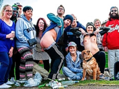 Grosser arsch, Grosser schwanz, Grosse titten, Blasen, Braunhaarige, Hundestellung, Milf, Öffentlich