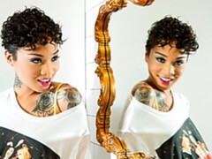 Schwarz, Blasen, Braunhaarige, Hundestellung, Interrassisch, Lingerie, Masturbation, Strümpfe