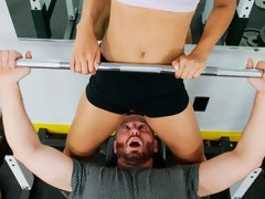 Kont, Pijpbeurt, Bruinharig, Hondjeshouding, Sportzaal, Handbeurt, Interraciaal, Sportoefening