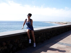 Большие сиськи, Брюнетки, Эксгибиционист, Милф, На природе, Киски, Бритые, Соло