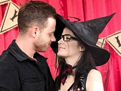 Grote kont, Grote lul, Pijpbeurt, Bruinharig, Hondjeshouding, Natuurlijke tieten, Tiener, Tieten likken