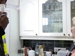 Grosse titten, Schwarz, Britisch, Vollbusig, Hardcore, Interrassisch, Reif, Milf