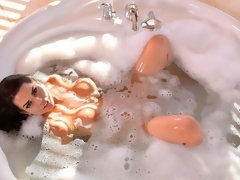 Bad, Grosser arsch, Blasen, Geschnappt, Interrassisch, Lecken, Masturbation, Nass