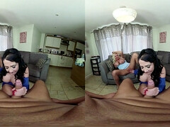 Gros seins, Sucer une bite, Brunette brune, Plantureuse, Tir de sperme, Hard, Maman, Nénés