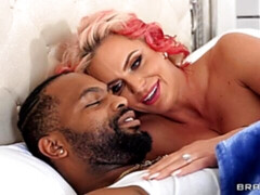 Culo grande, Verga grande, Tetas grandes, Mamada, Estilo perrito, Madres para coger, Pelirrojo