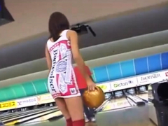 Blowjob to bad girl at the bowling alley