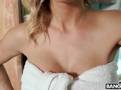 Gros seins, Blonde, Sucer une bite, Plantureuse, Faciale, Hard, Chevaucher, Rasée