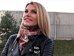 ブロンド, フェラチオ, 手コキする, レザー, アウトドア, ピアス, ハメ撮り