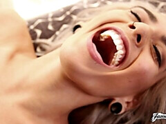 ブロンド, 茶髪の, 指いじり, なめる, オナニー, 剃毛, ストリッピング, オッパイの