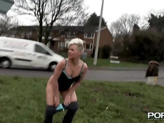 Большие сиськи, Блондинки, Фетиш, Эксгибиционист, Милф, На природе, Писсинг, Тату